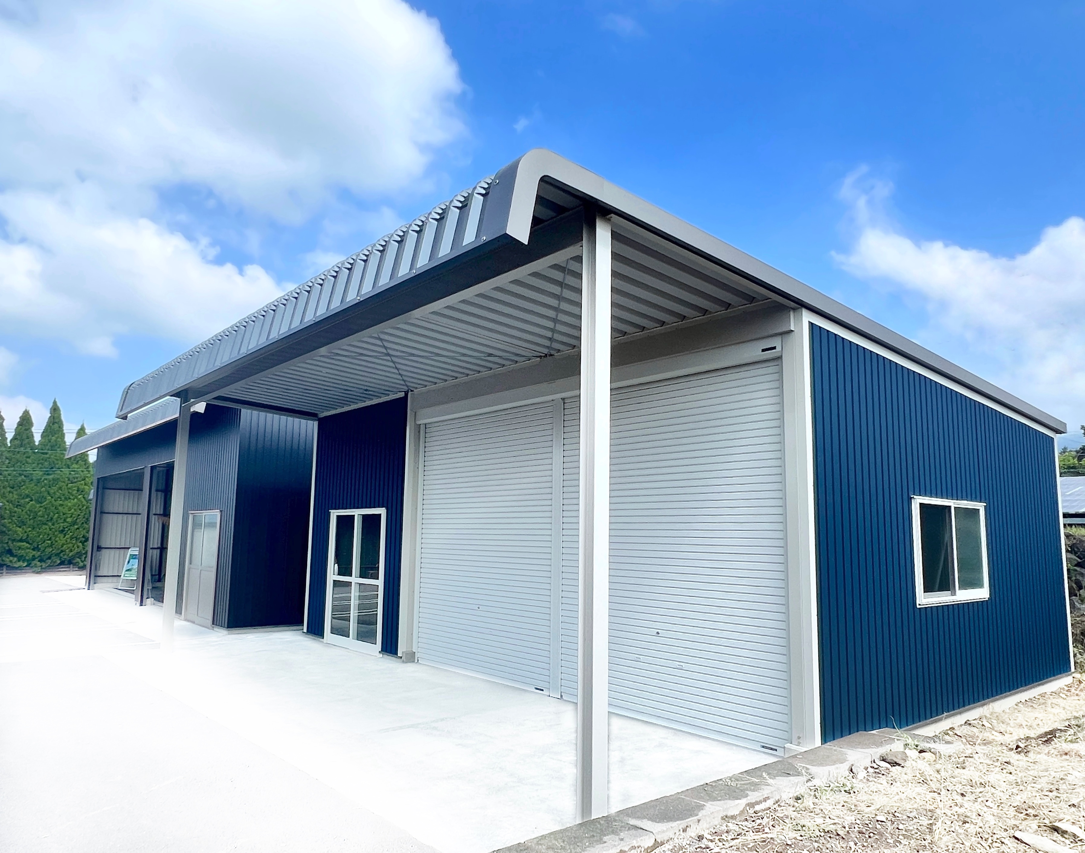 ガレージ・倉庫のカクイチ　A-SITE兵庫でも新色ネイビーブルーの受注開始！