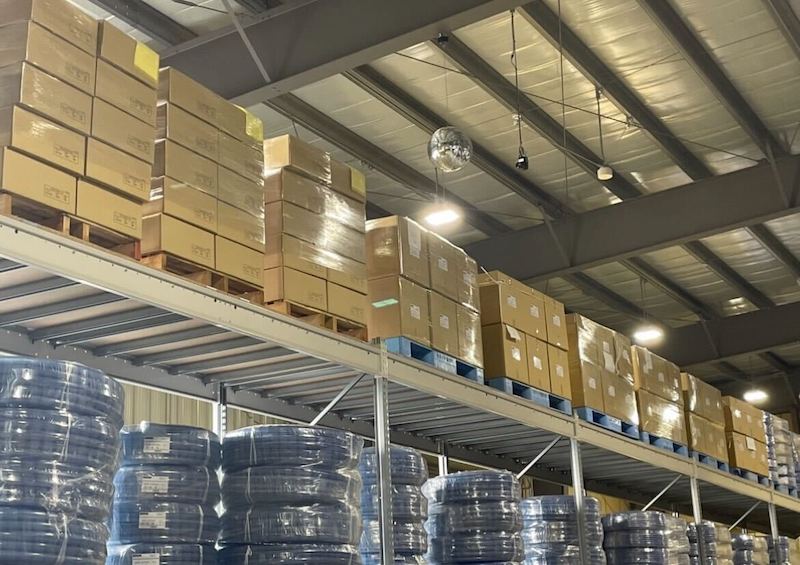 カクイチのホース製造工場の様子