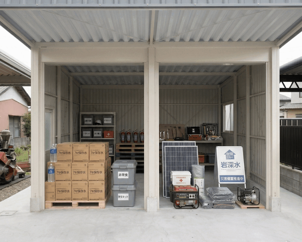 中野市で防災！防火地域のガレージ・倉庫選び3つの秘訣と7年保存水の重要性