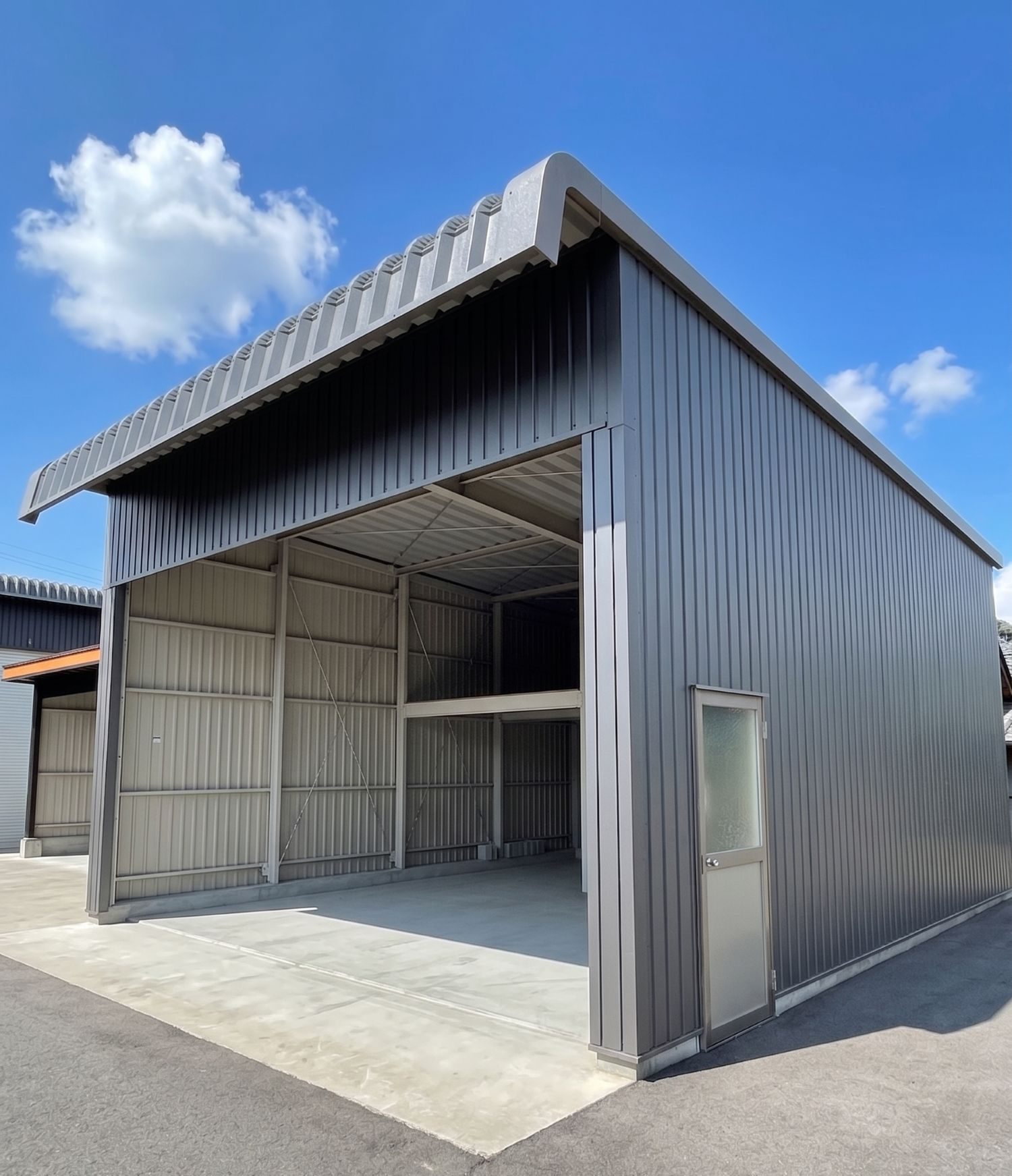 カクイチ　中古ガレージ倉庫 カクイチ藤枝店】ガレージ・倉庫の展示場リニューアル｜実物を見て比較